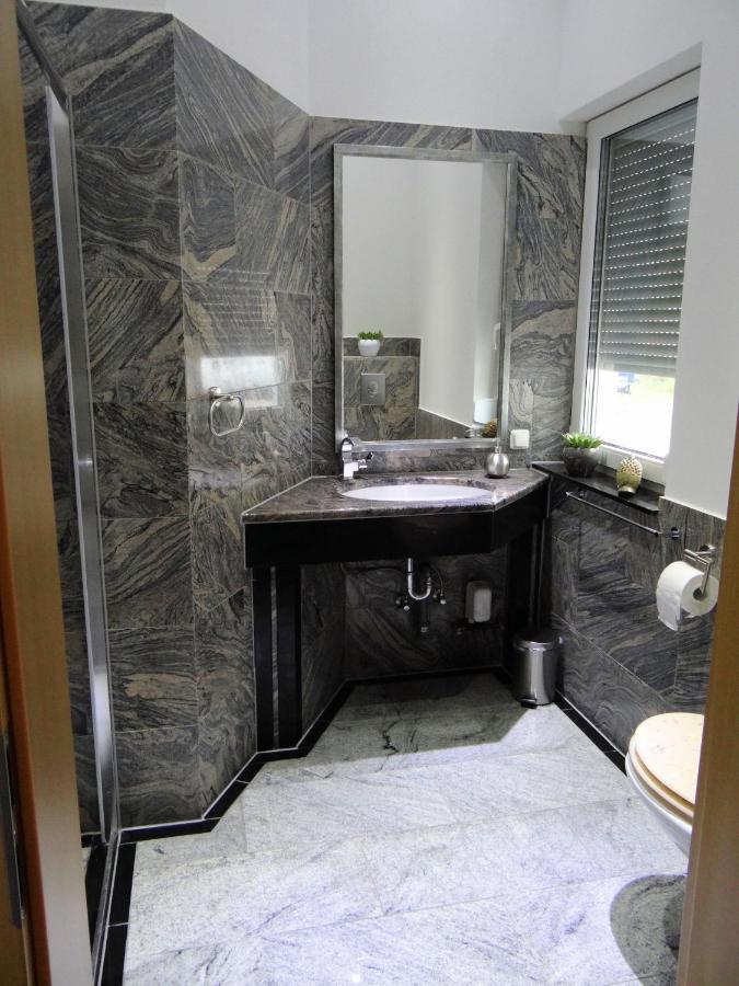 Travelers Home Hasloch  Екстериор снимка