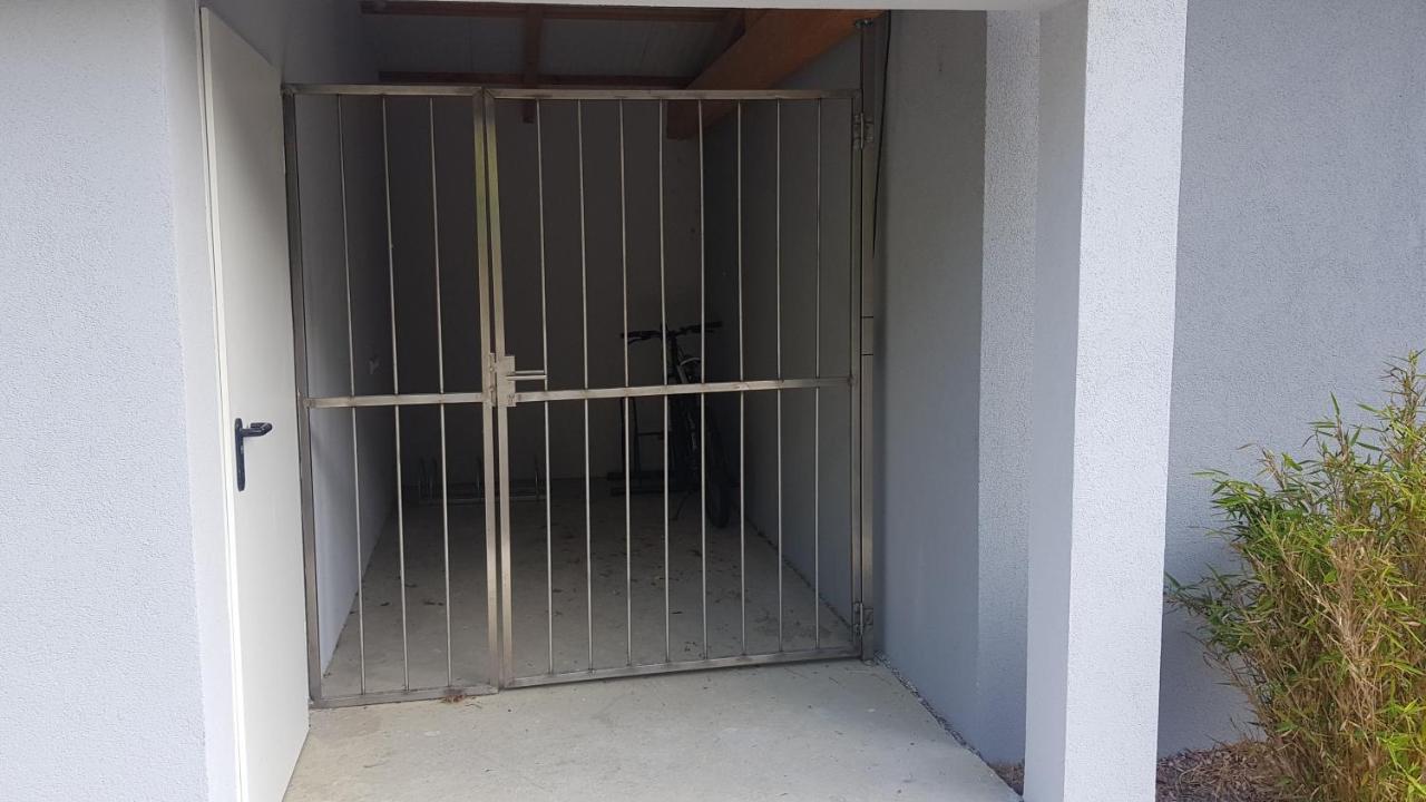 Travelers Home Hasloch  Екстериор снимка
