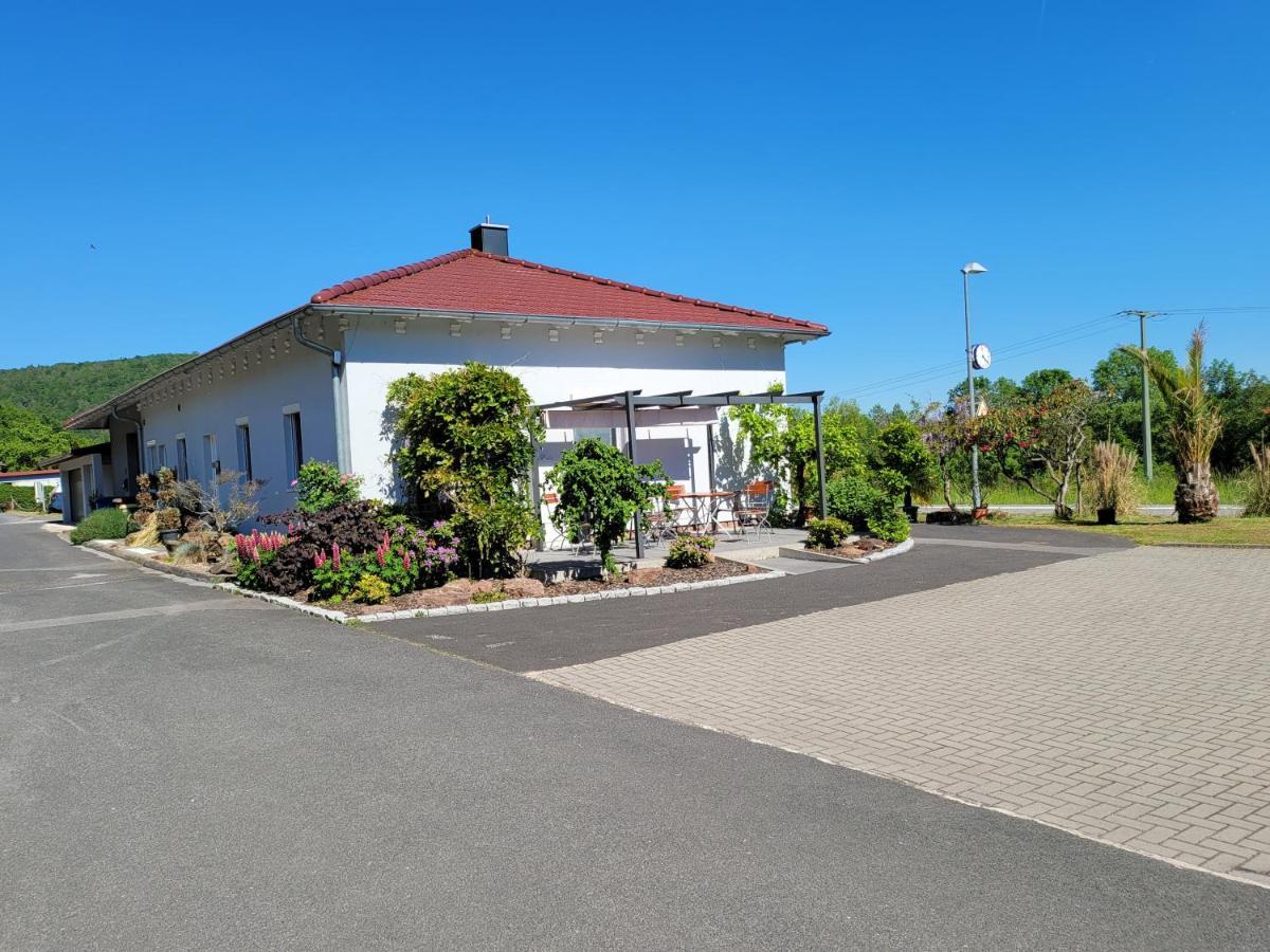 Travelers Home Hasloch  Екстериор снимка